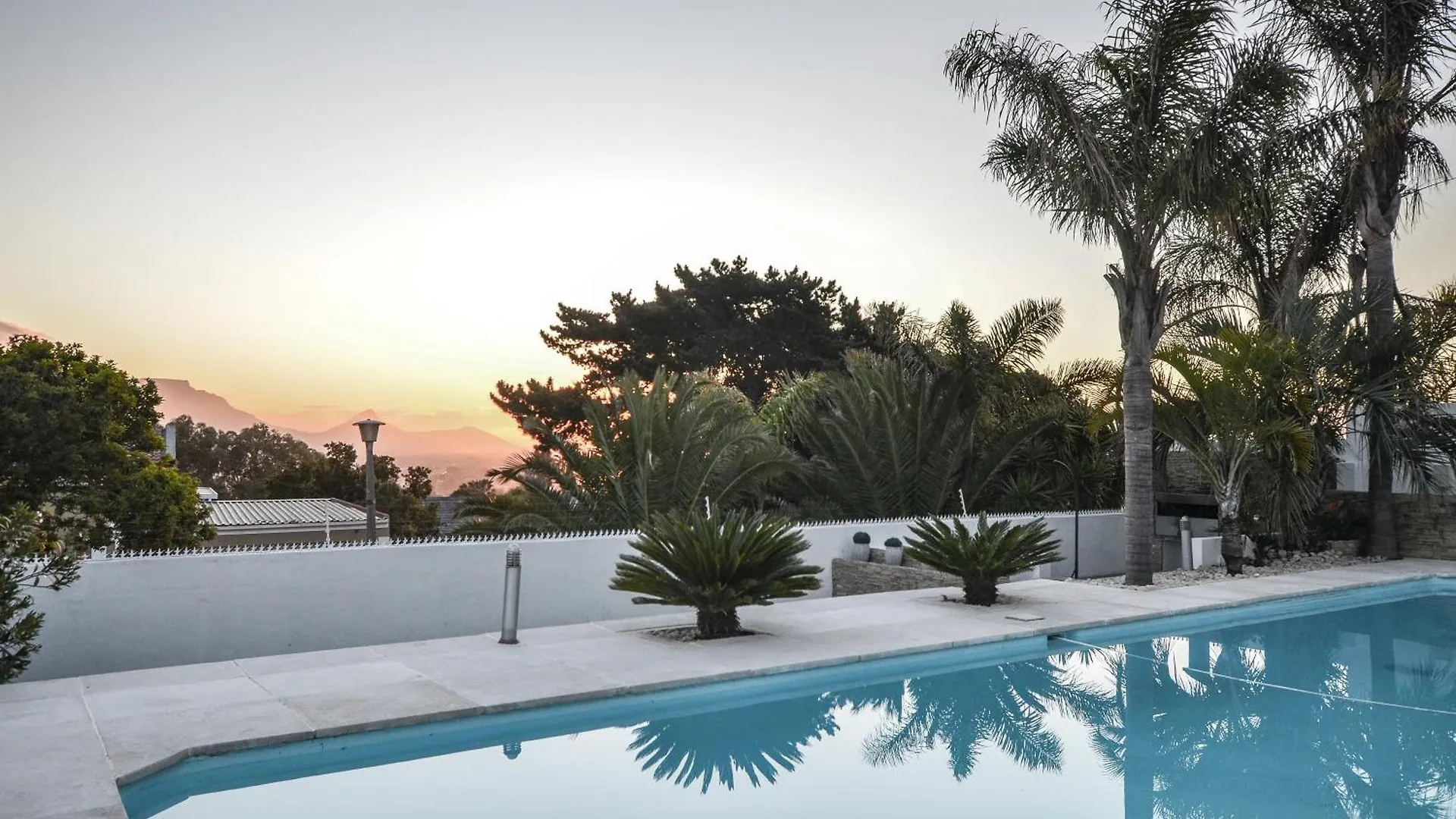 Capo Cabana Guesthouse Plattekloof