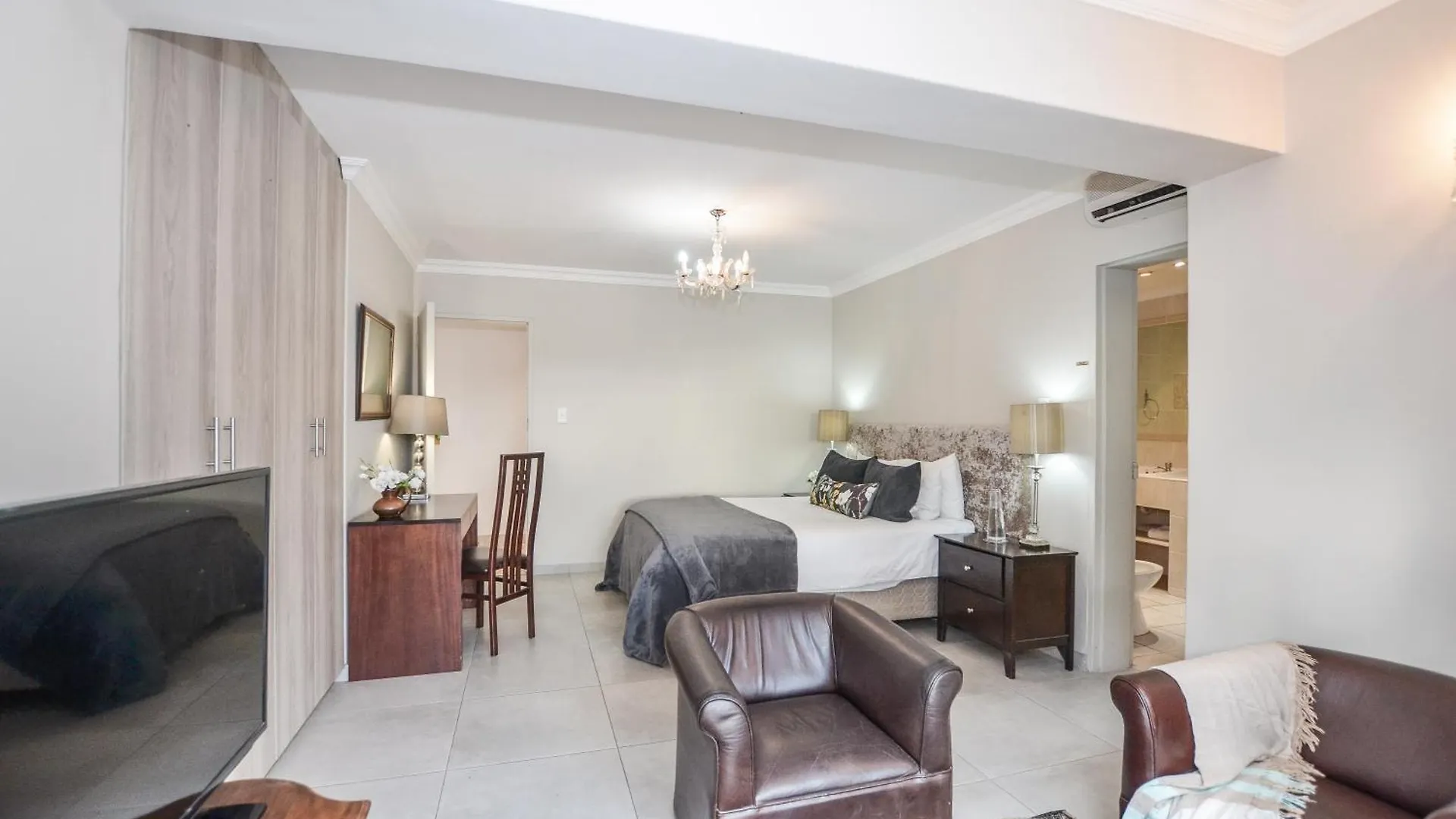 Capo Cabana Guesthouse Plattekloof 4*,