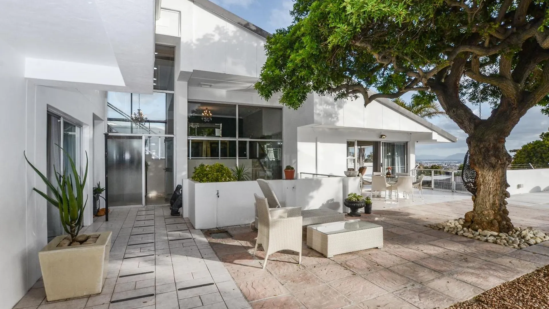 Capo Cabana Guesthouse Plattekloof 4*,