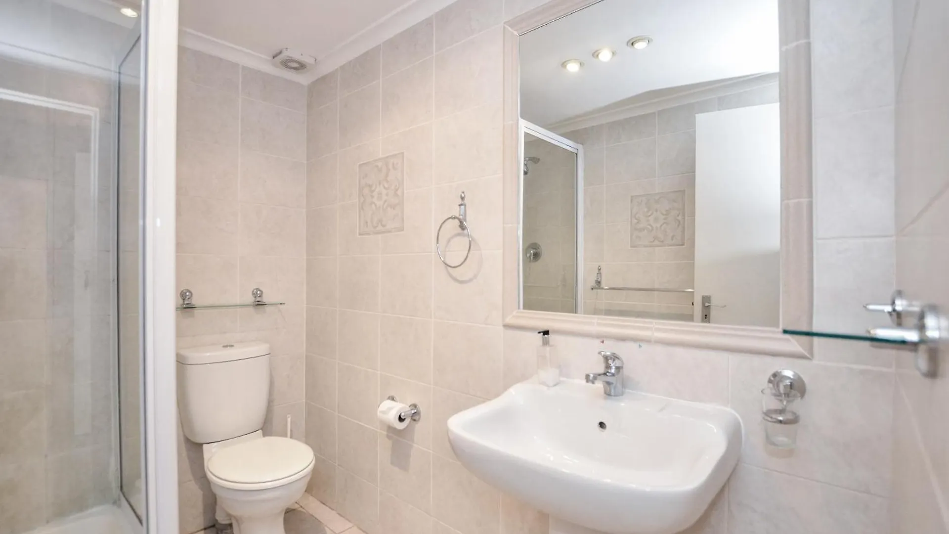 Capo Cabana Guesthouse Plattekloof